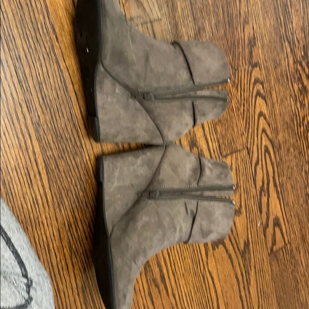 Booties - Picture 4 of 4